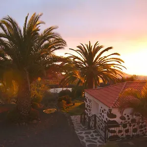 https://casa-tanausu.in-canary-islands.com